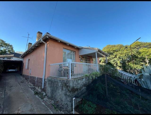 3 BEDROOM HOUSE FOR SALE IN BEZUIDENHOUT VALLEY